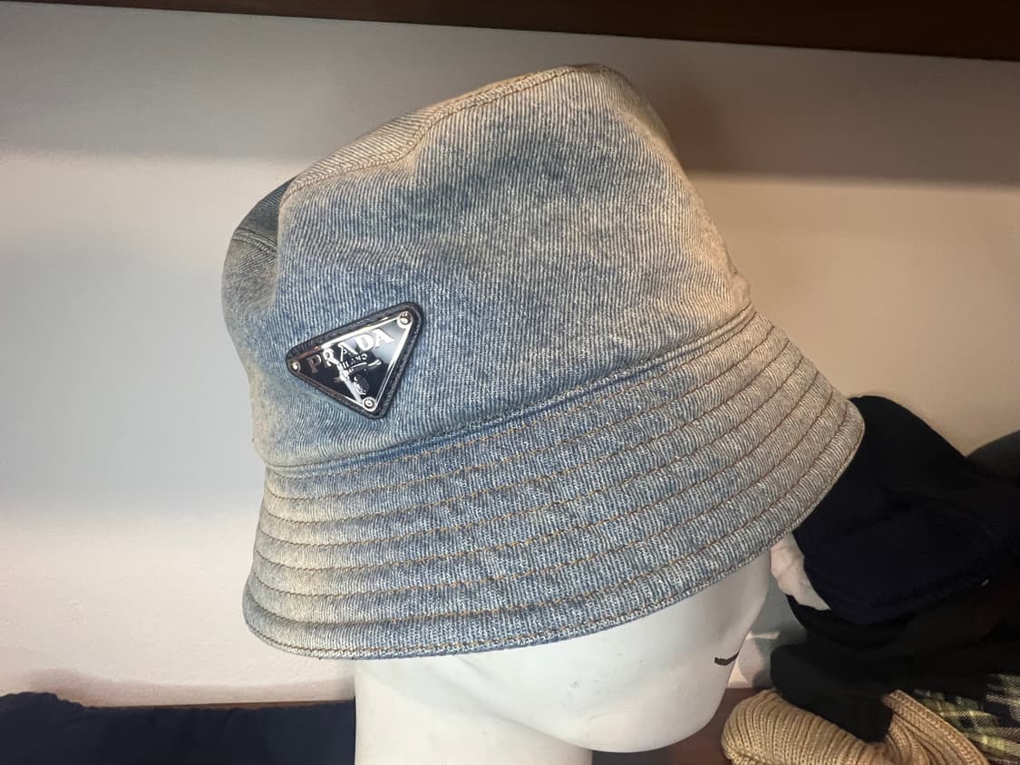프라다 데님 버킷햇 상품이미지1