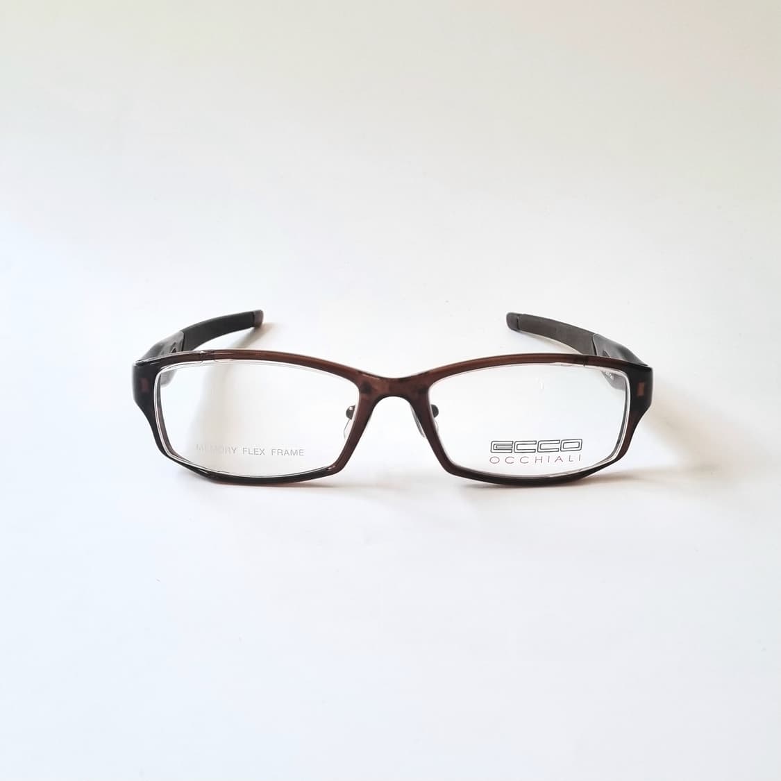 데드스탁 가볍고 유연한 착용감, 유니크한 쉐입 안경테 806 상품이미지1