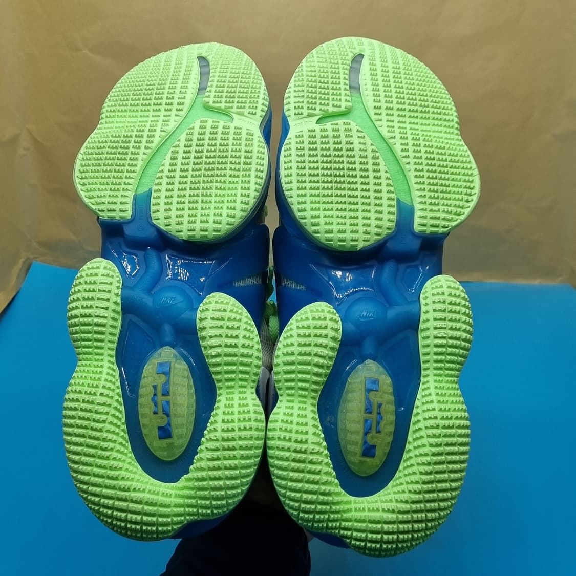 나이키 르브론19 농구화 250 상품이미지3