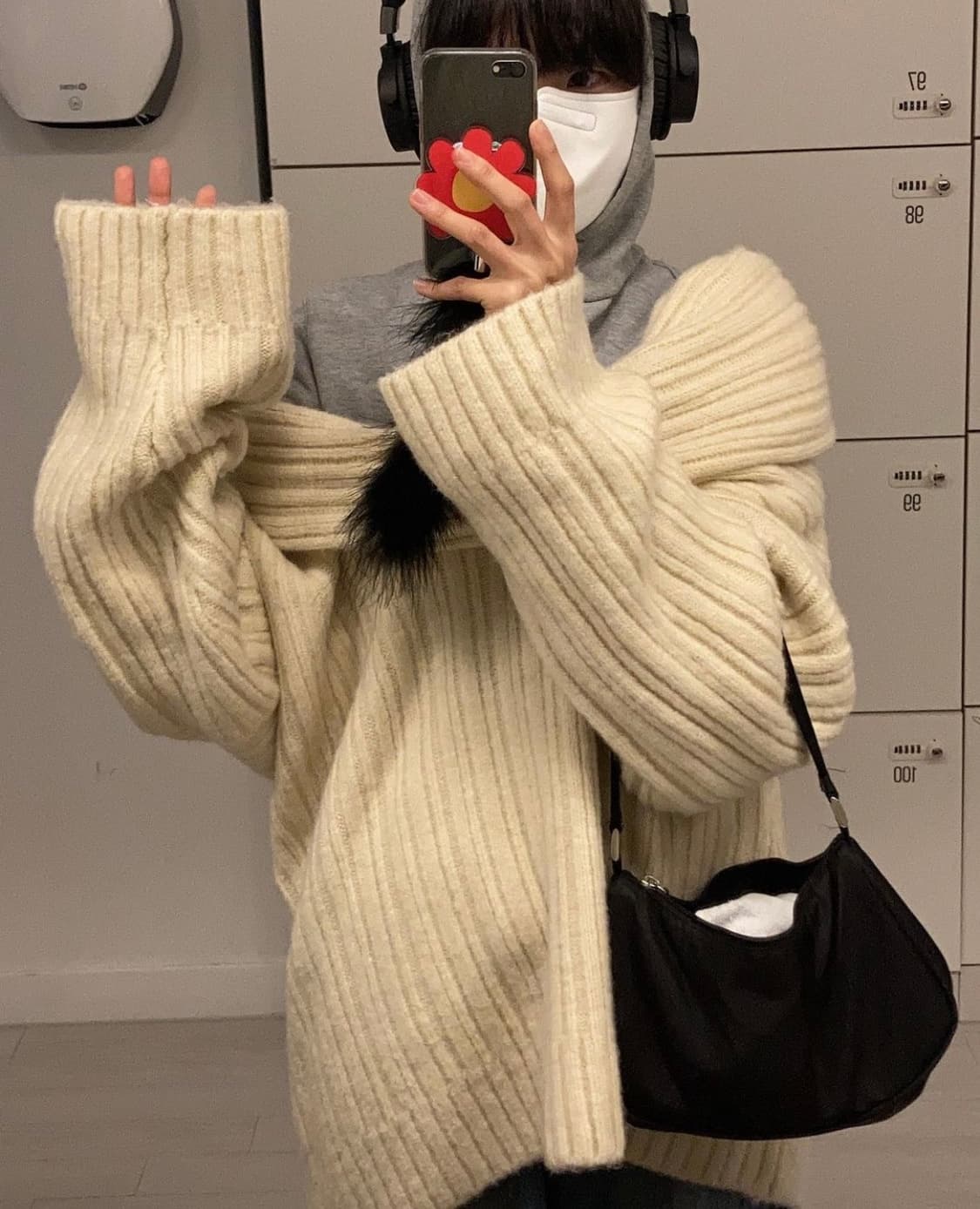 애옹쓰 오프숄더 니트 베이지 상품이미지1