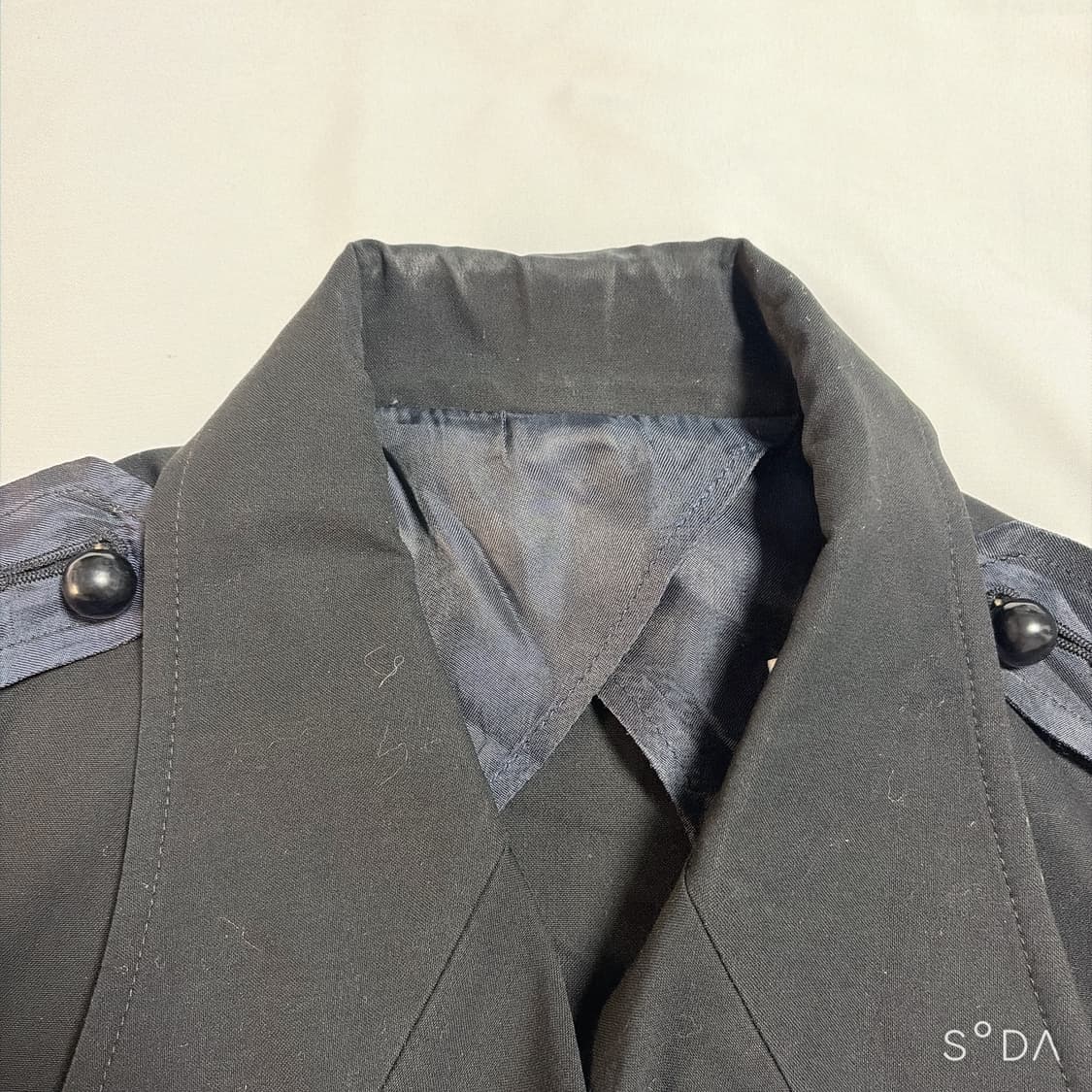 입생로랑 크롭 더블 트렌치 자켓 블랙 상품이미지4