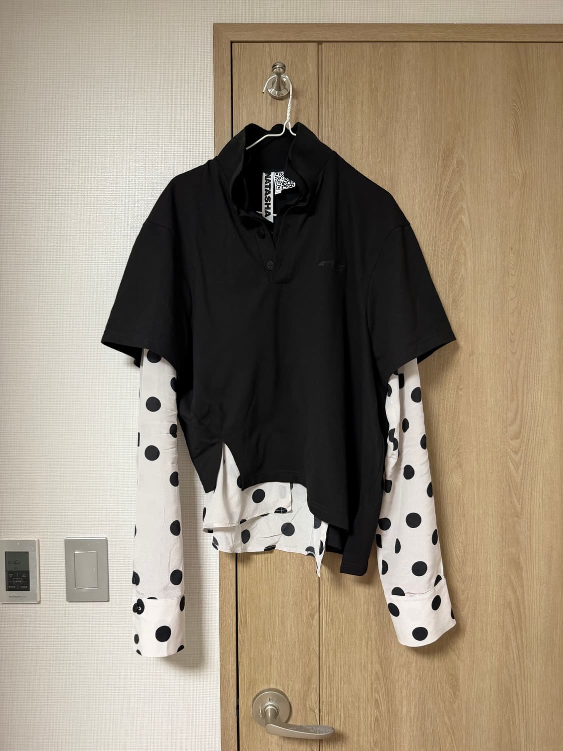나타샤진코 폴카 닷 폴로 셔츠 블랙 베이지 상품이미지3