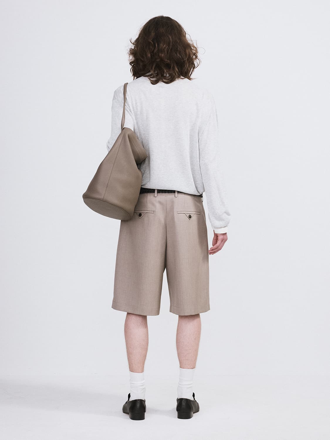 렉토 26SS 턱 디테일 버뮤다 숏츠 반바지 팬츠 세피아 그레이 상품이미지2