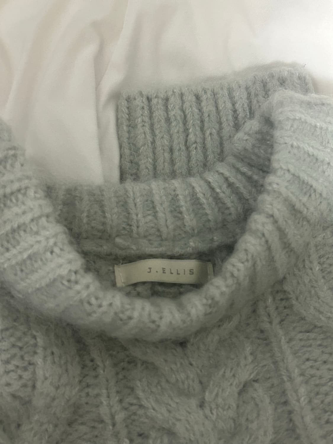 루즈핏 꽈배기 니트 상품이미지4