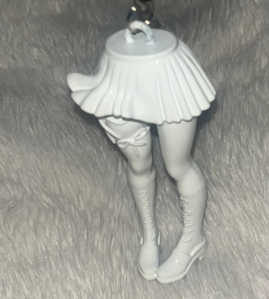 [새상품] 쿠로카미모텔 Leg White 키링 상품이미지4