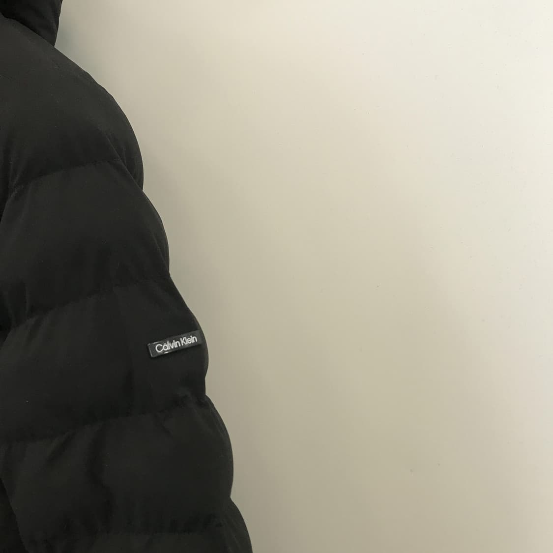 캘빈클라인 CK 경량 후드패딩 [여성S사이즈] 상품이미지3