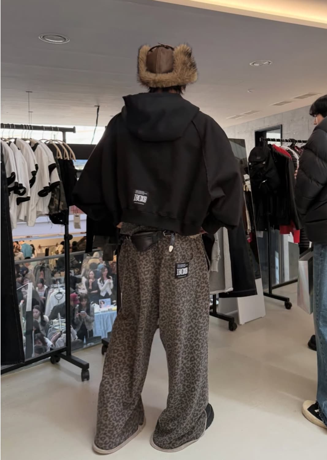 톰비드 TOMVID 레오파드 트레이닝 팬츠 상품이미지3