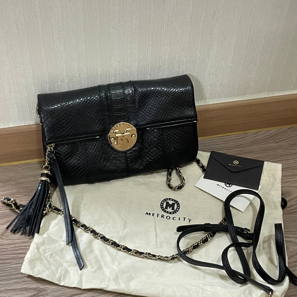 메트로시티 블랙 숄더백 상품이미지1