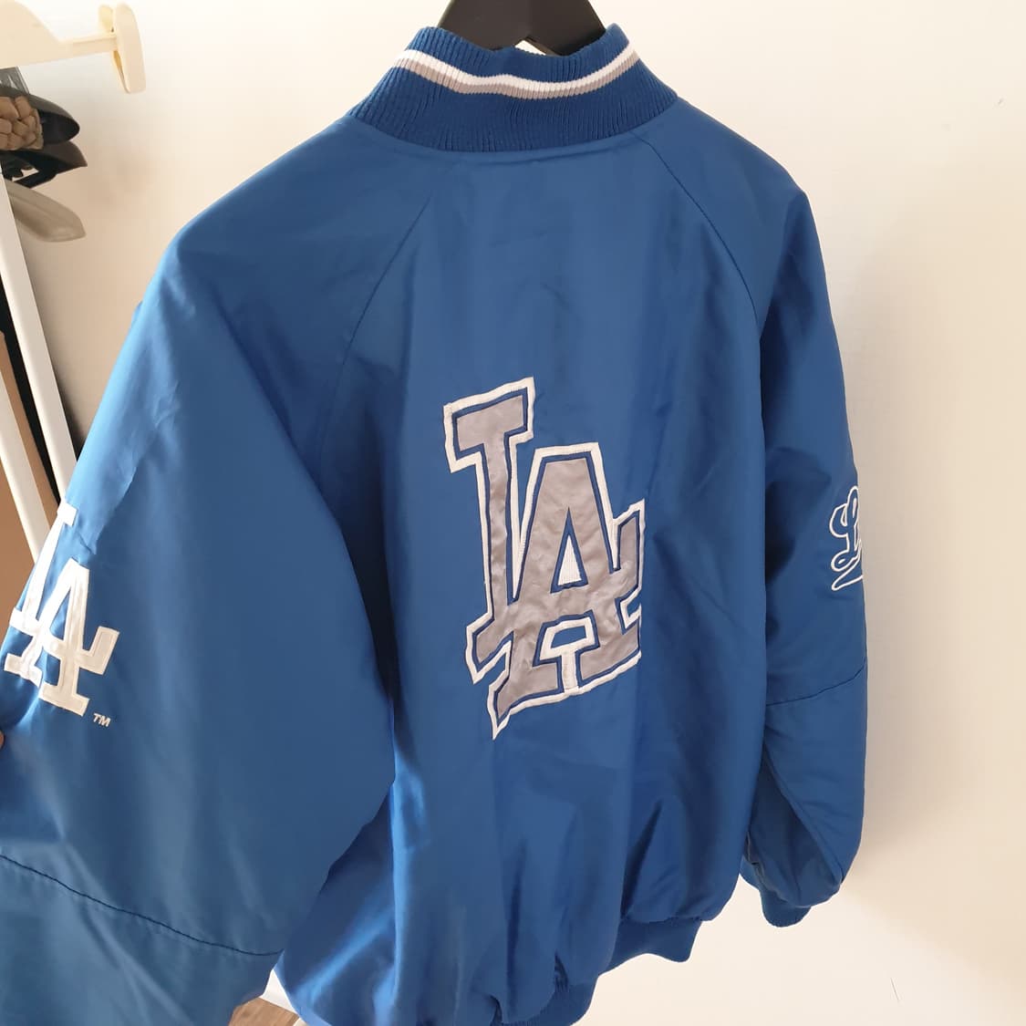 G-III Sports LA다저스 리버시블 점퍼 상품이미지3