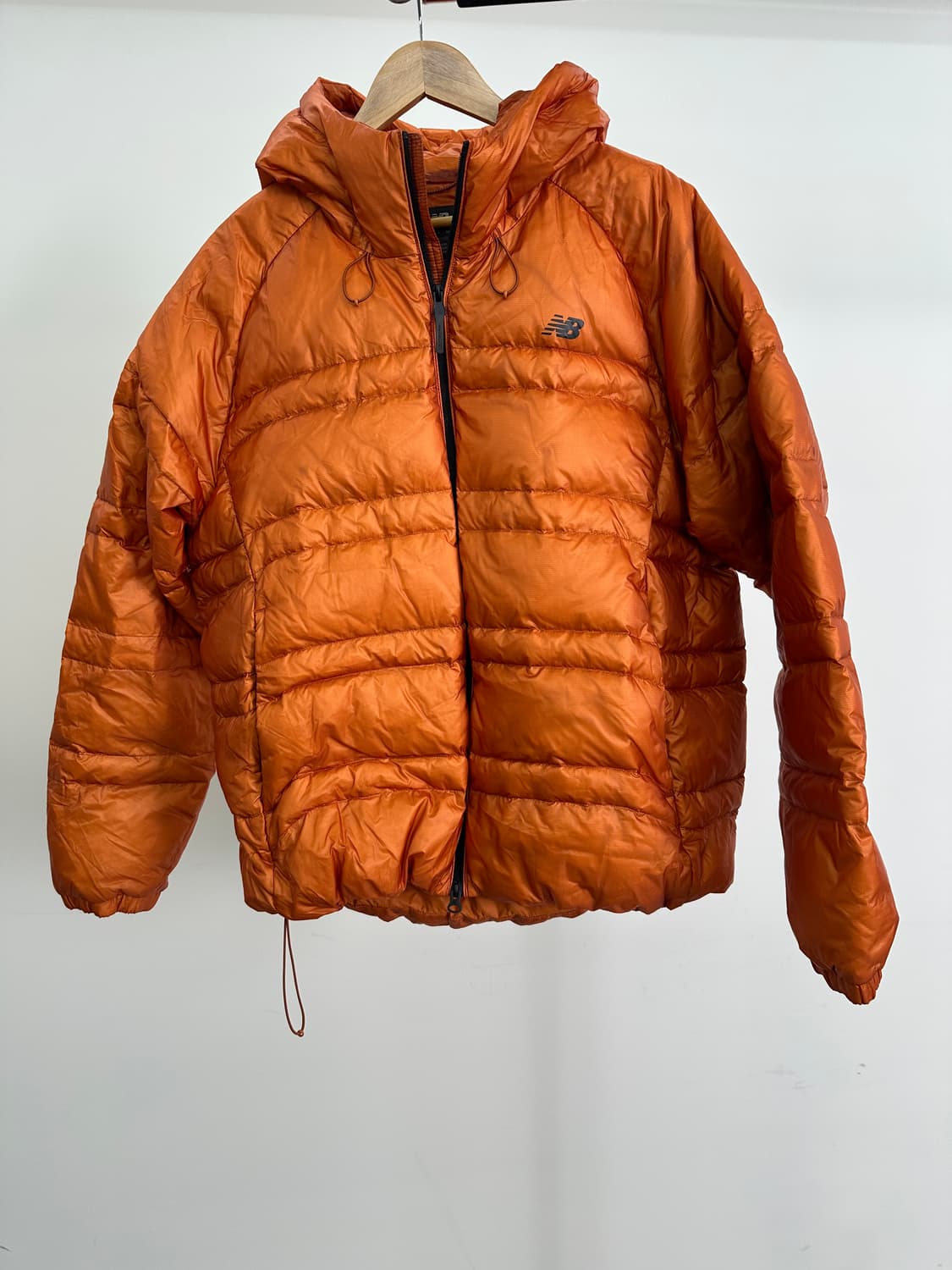 뉴발란스 플라잉 77 슈퍼라이트 후드 구스다운 자켓 오렌지 상품이미지1