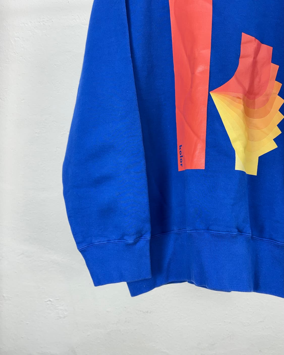 컬러 23aw k 그래픽 풀 오버 그라데이션 스웨트 셔츠 상품이미지4