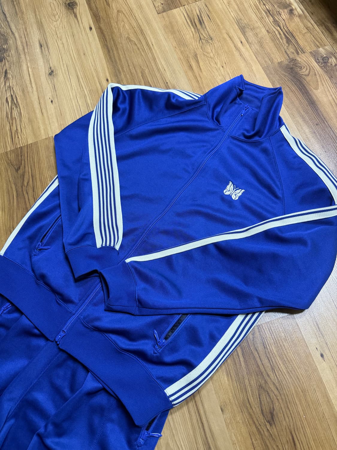 니들스 로얄블루 셋업(상의 L, 하의s) 일괄 판매 상품이미지2