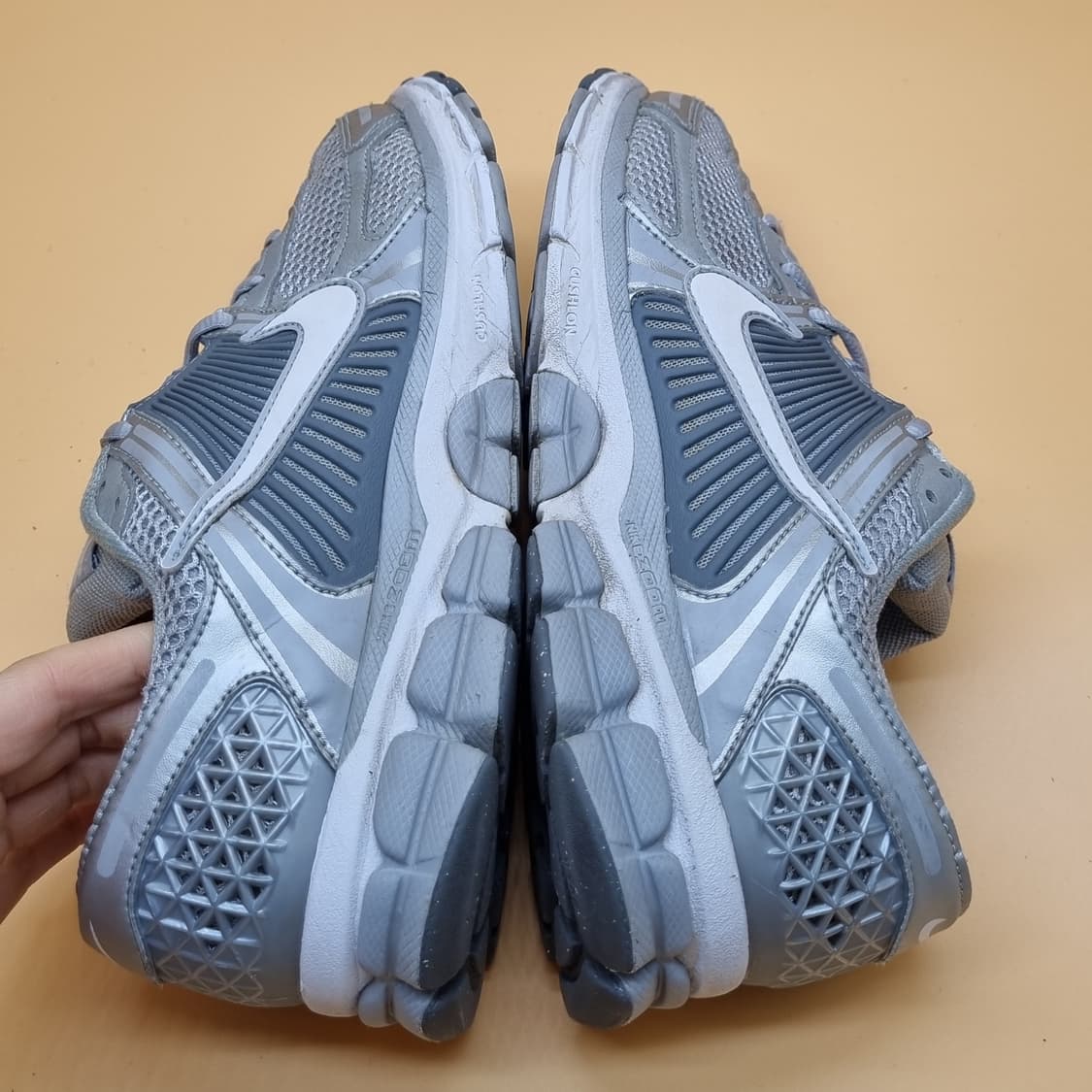 나이키 줌 보메로5 남성운동화260 상품이미지5