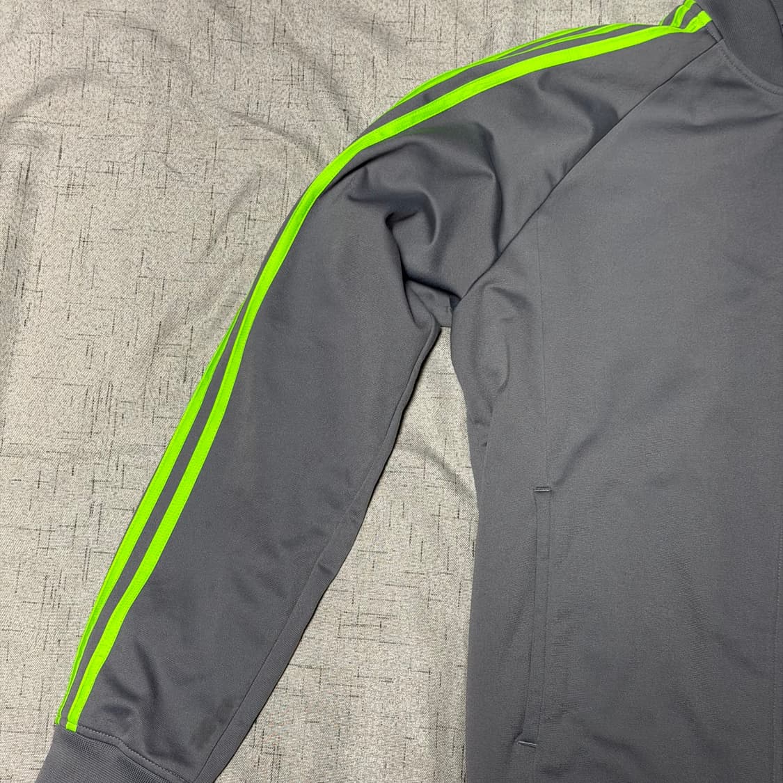 아디다스 xl 슈퍼스타 트랙탑 그레이 형광 져지 상품이미지3