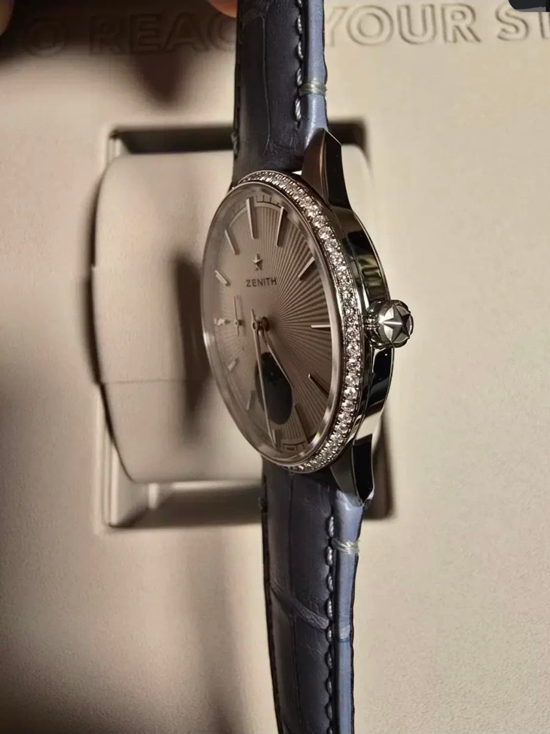 제니스 엘리트 문페이즈 새제품 36mm 입니다. 상품이미지4