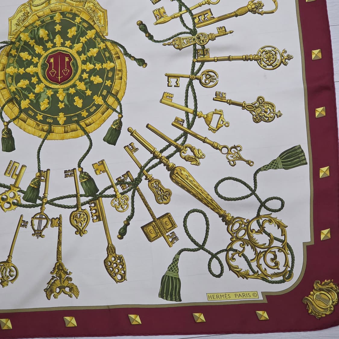 에르메스 스카프 까레 Les Cles 열쇠 패턴 실크 (버건디) 상품이미지5
