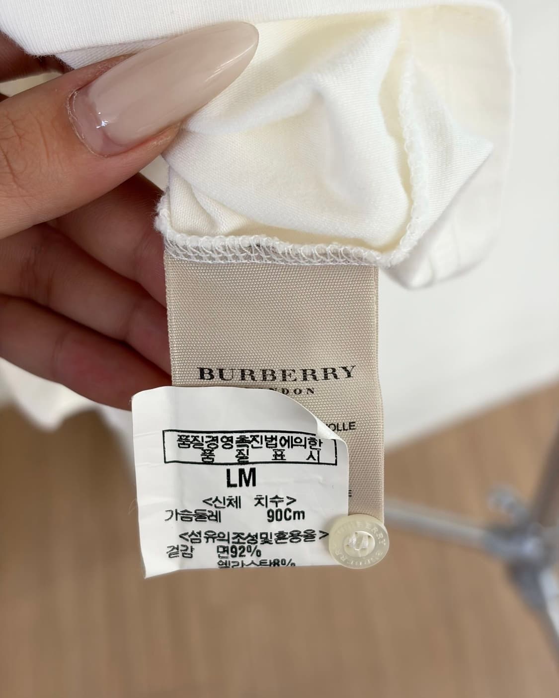 버버리 런던 화이트 노바 체크 슬리브리스 상품이미지8