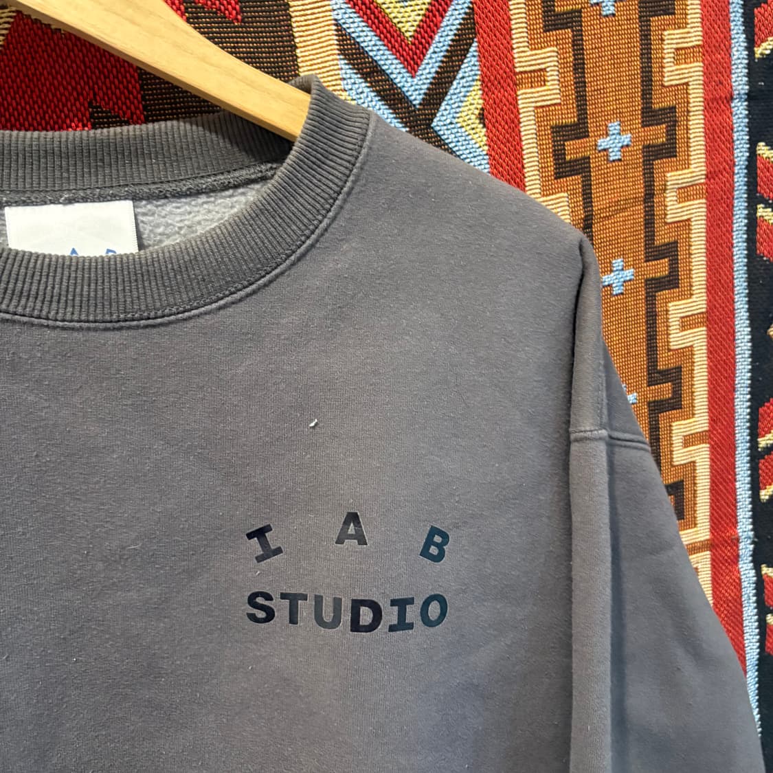 아이앱스튜디오 빈티지 맨투맨 상품이미지4