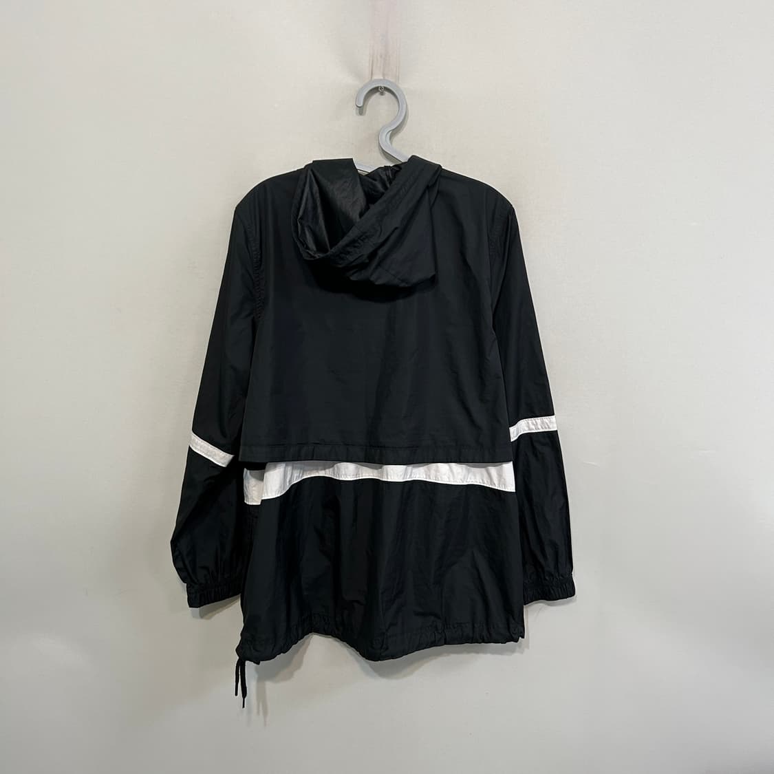 나이키 여성 윈드러너 바람막이 L 90  상품이미지3