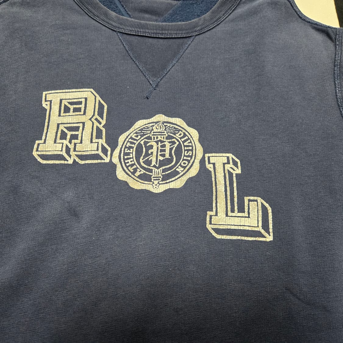 L 폴로랄프로렌 RL 피그먼트 스웻셔츠 네이비 상품이미지2