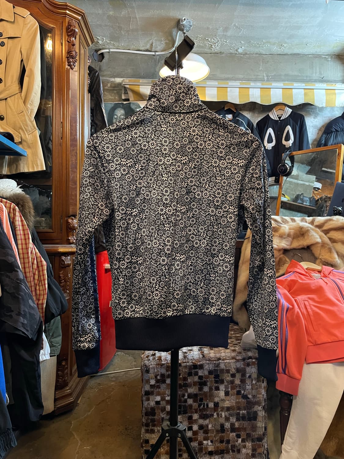 아디다스 오리지널스 플라워 패턴 트랙탑 저지 자켓 블랙  상품이미지6