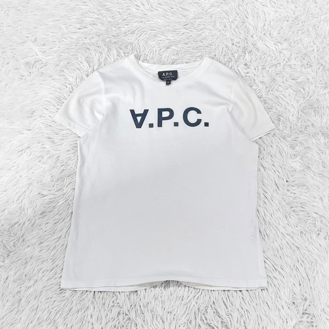 아페쎄 A.P.C 스펠 로고 반팔티 화이트 상품이미지2