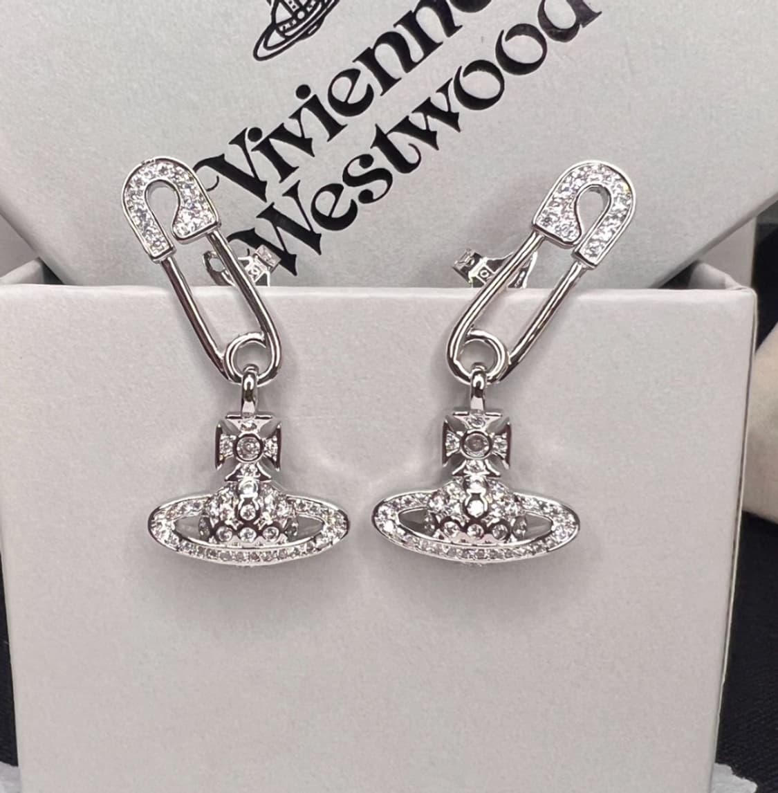 비비안웨스트우드 크리스탈 큐빅 세이프티핀 orb 귀걸이 상품이미지1