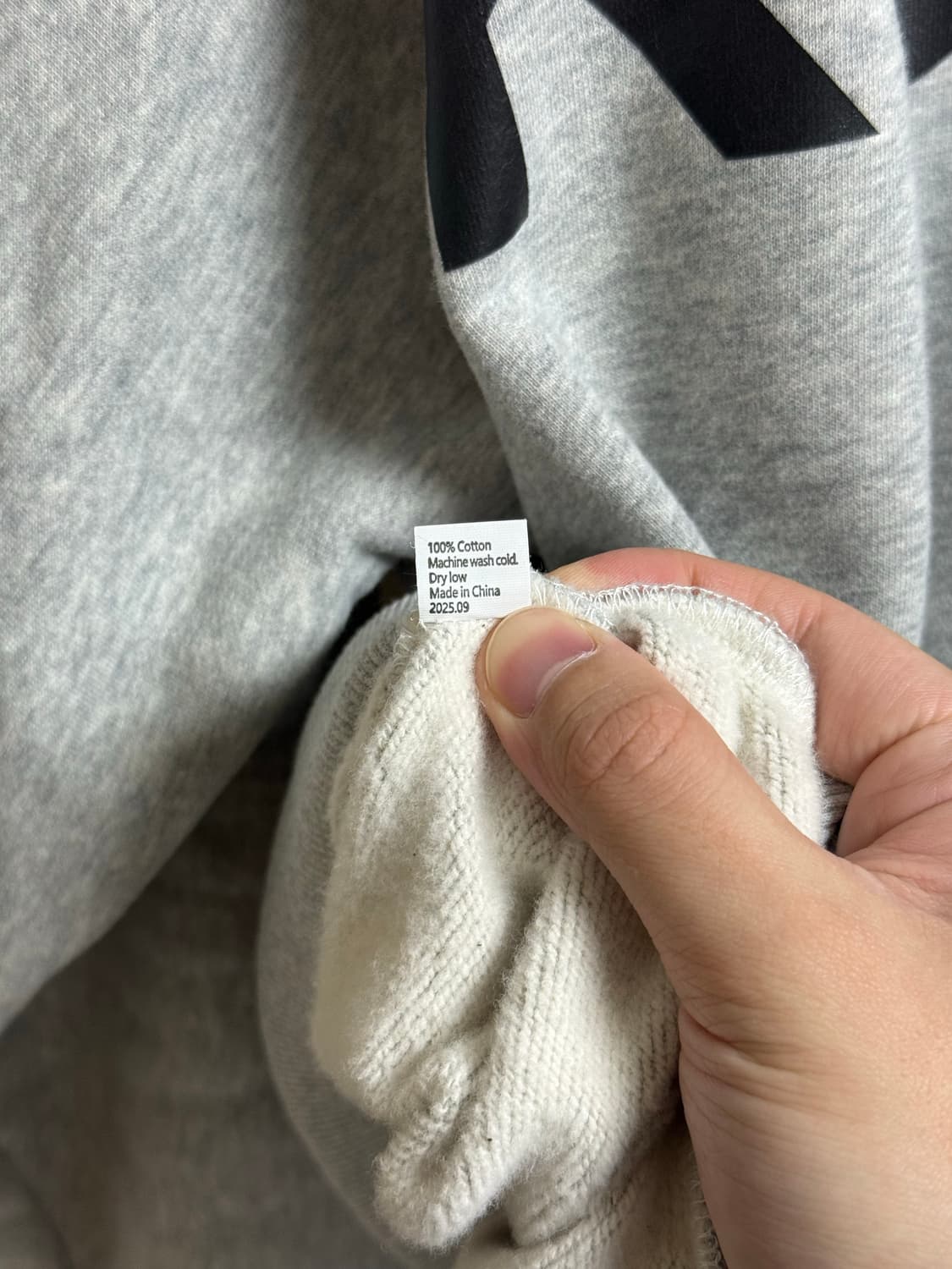 [3] 이지 시즌 10 내한 후드집업 상품이미지4