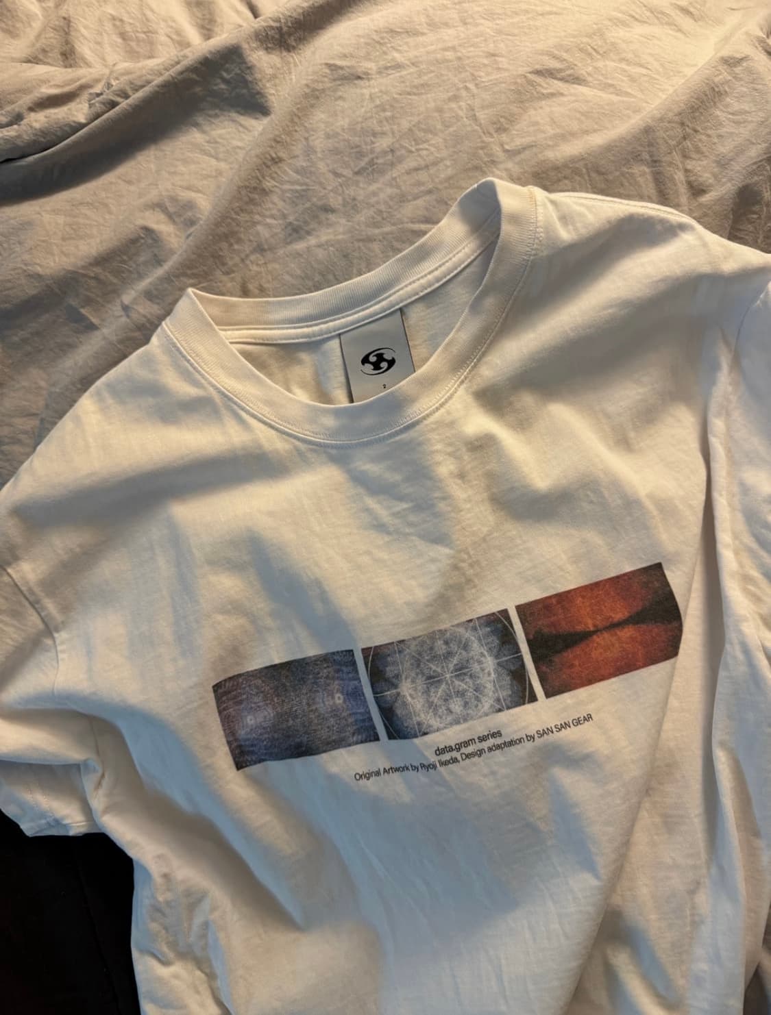 산산기어 x 료지 이케다 데이터그램 시리즈 화이트 2 상품이미지2