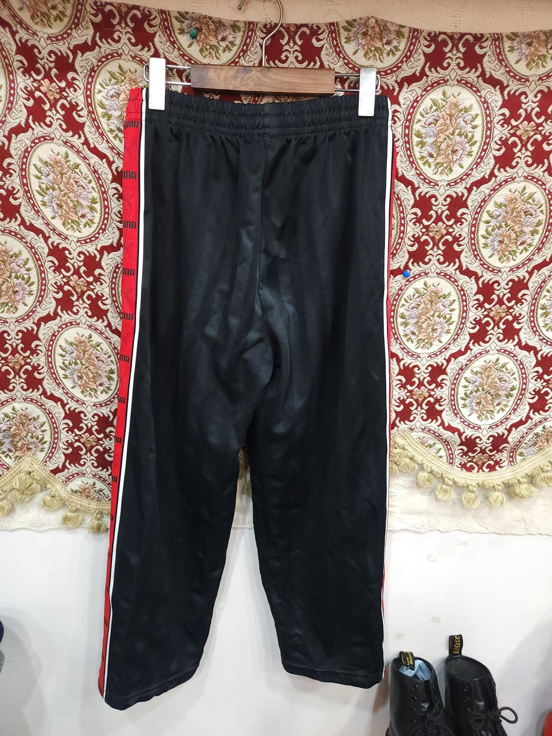 푸마 사이드라인 트레이닝 팬츠 일본판 블랙/레드

 상품이미지5