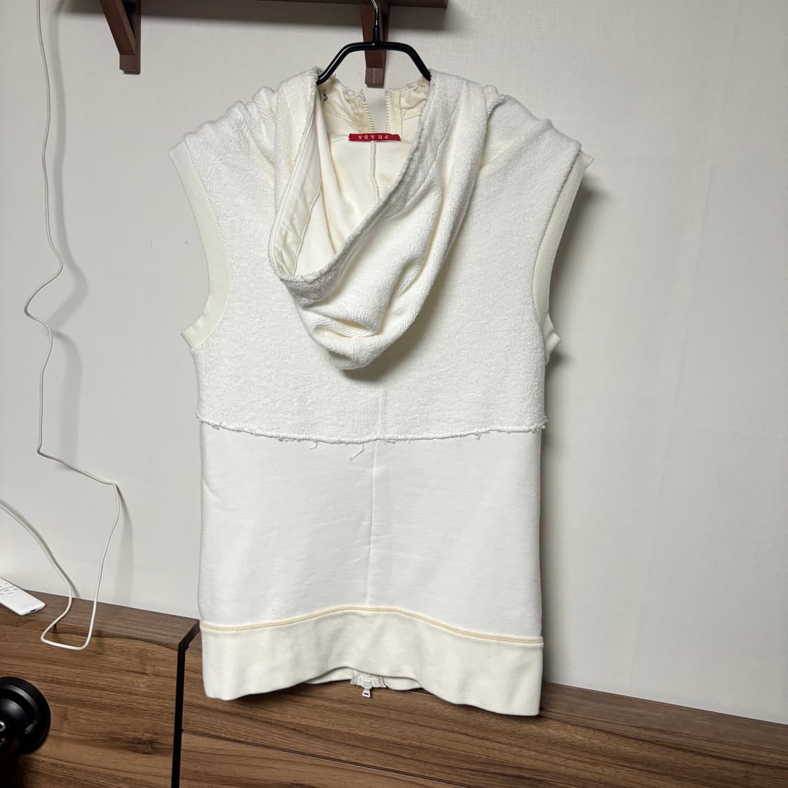 Prada sleeveless 프라다 베스트 조끼 집업 상품이미지3