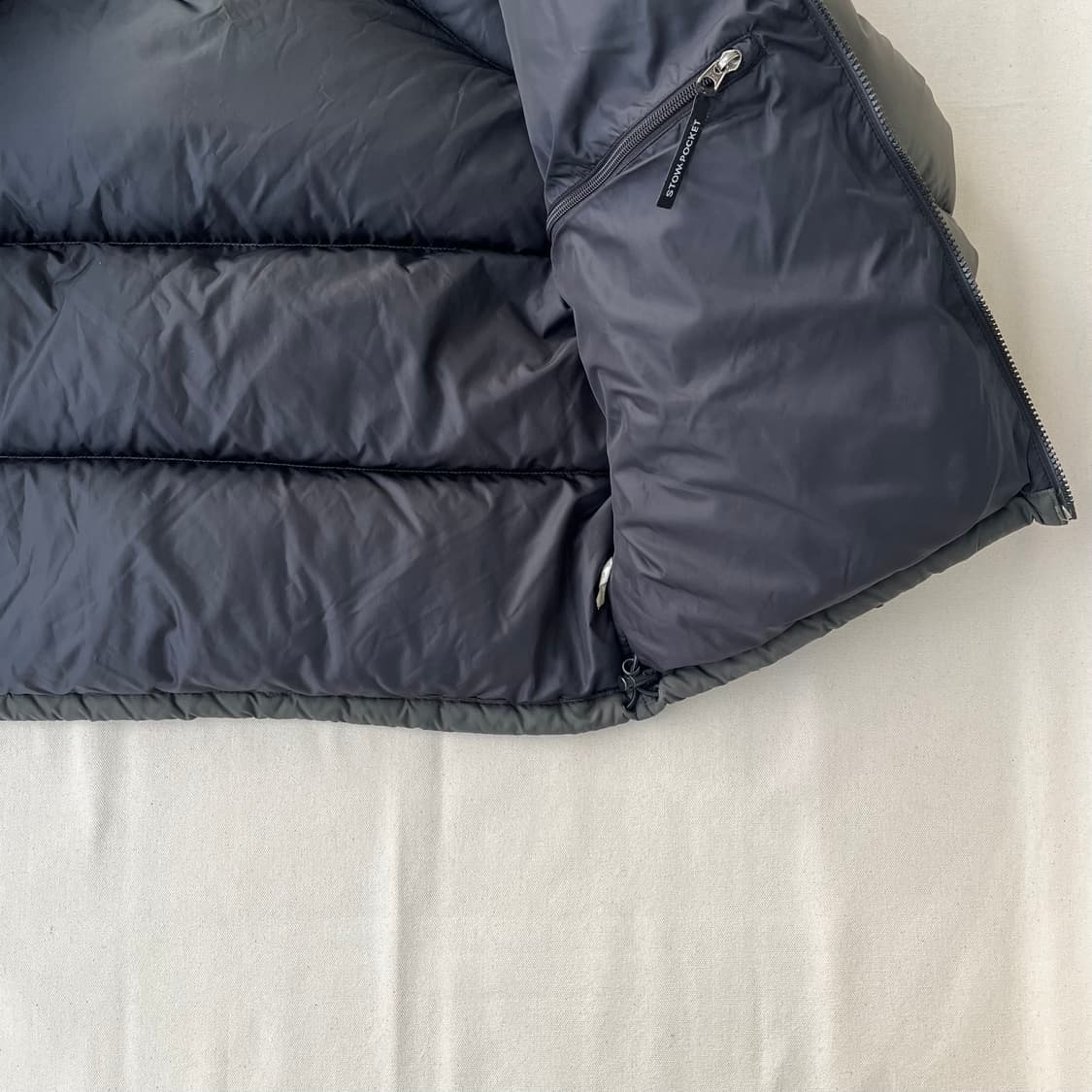 노스페이스 센터로고 눕시 700 다운 자켓 상품이미지6