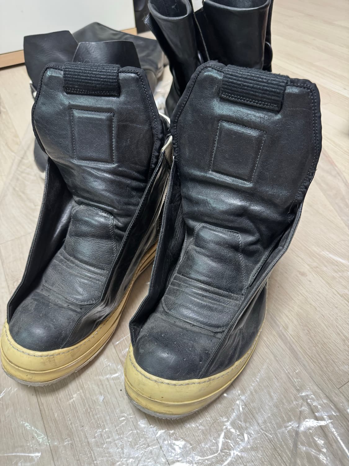 릭오웬스 건담 상품이미지1