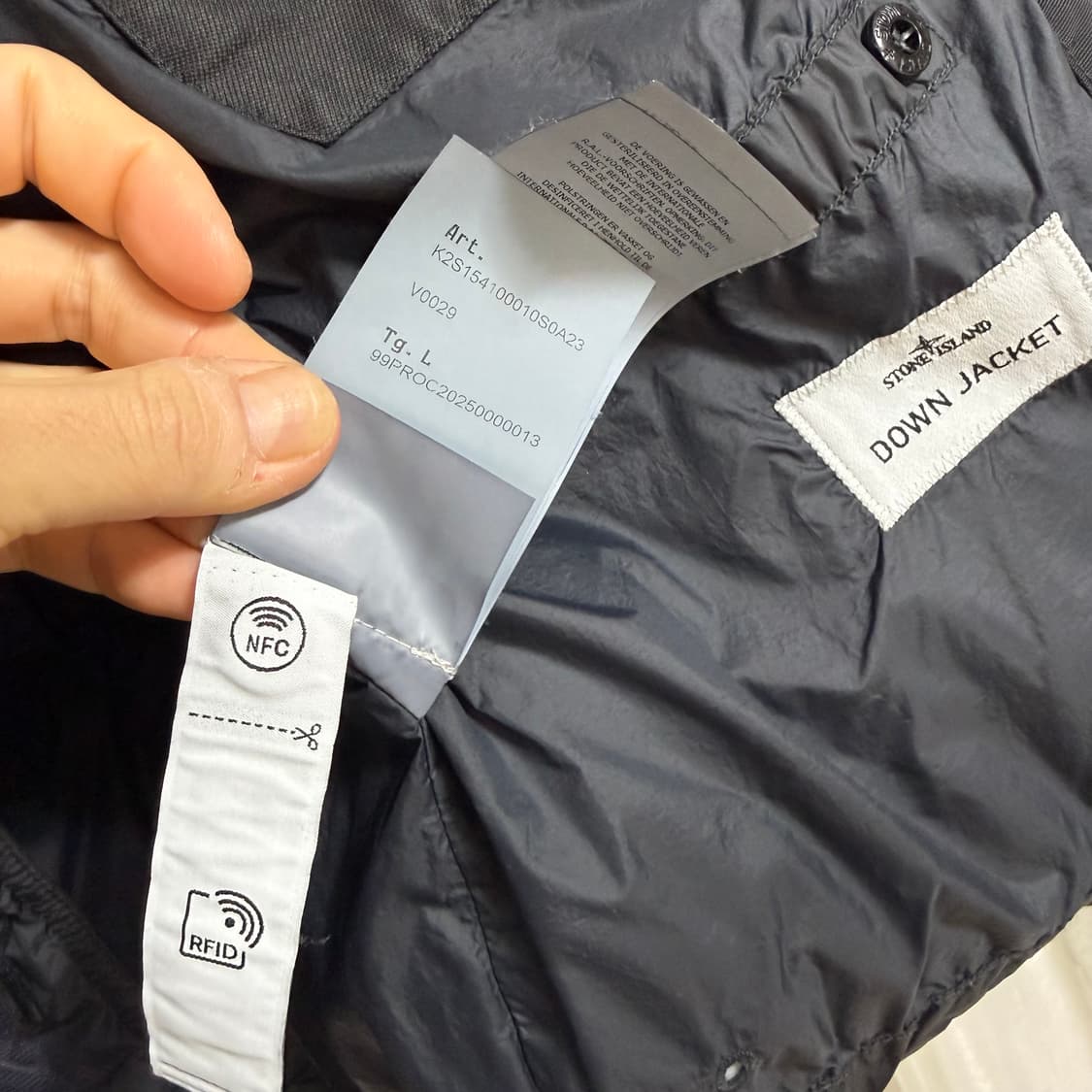 [L] 스톤아일랜드 크링클랩스 논후드 패딩 블랙 25fw 상품이미지5