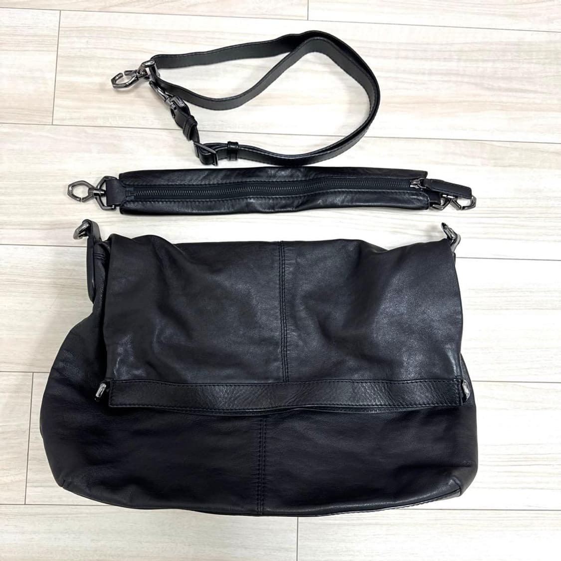 GIVENCHY(지방시) 블랙 레더 2WAY백 상품이미지3