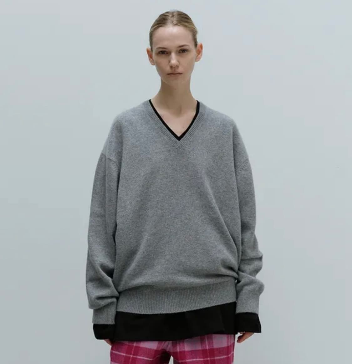 moondal 문달 브이넥 니트 그레이 상품이미지1