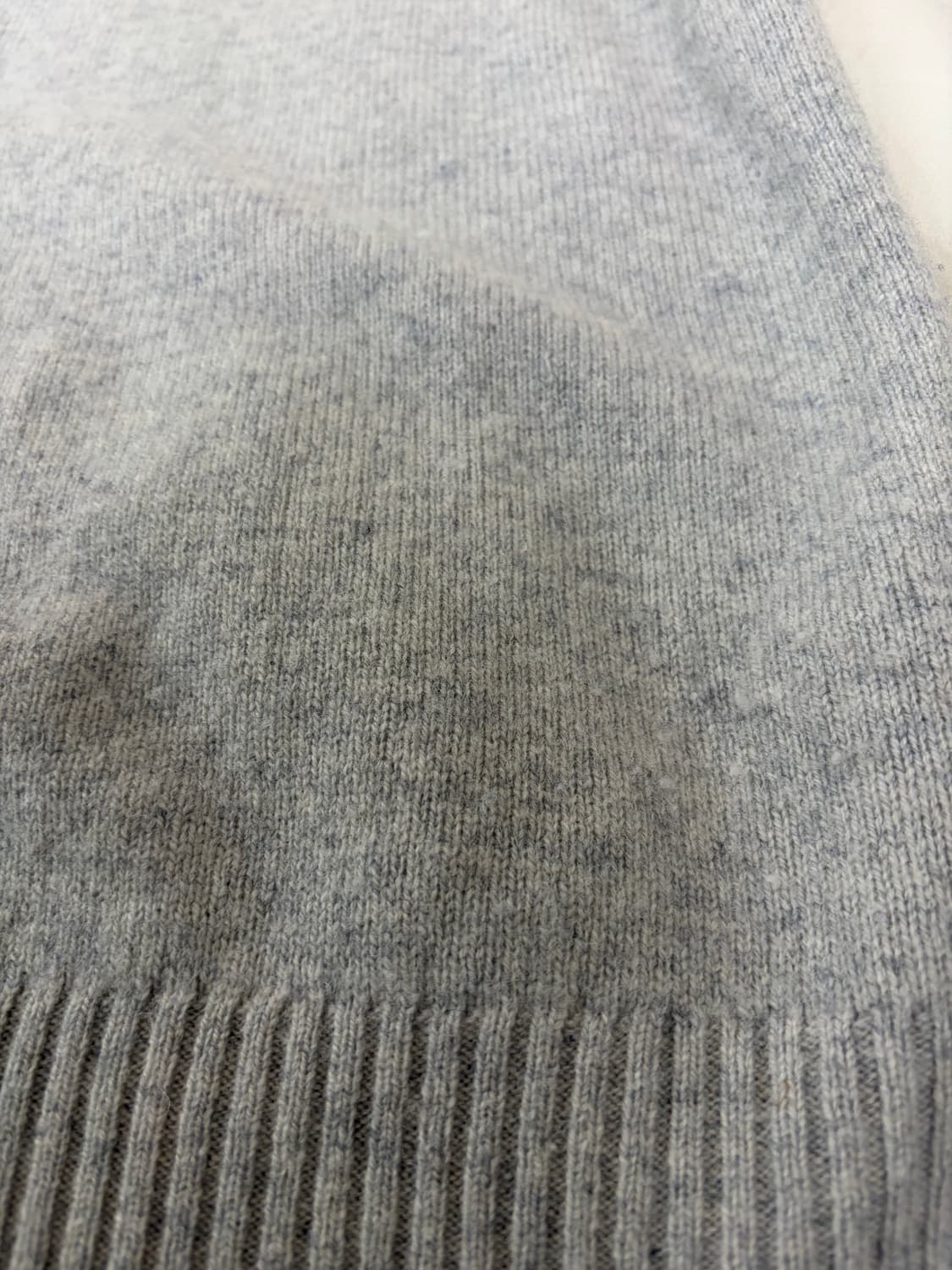 Uniqlo Lambswool Crewneck Sweater Light  상품이미지3