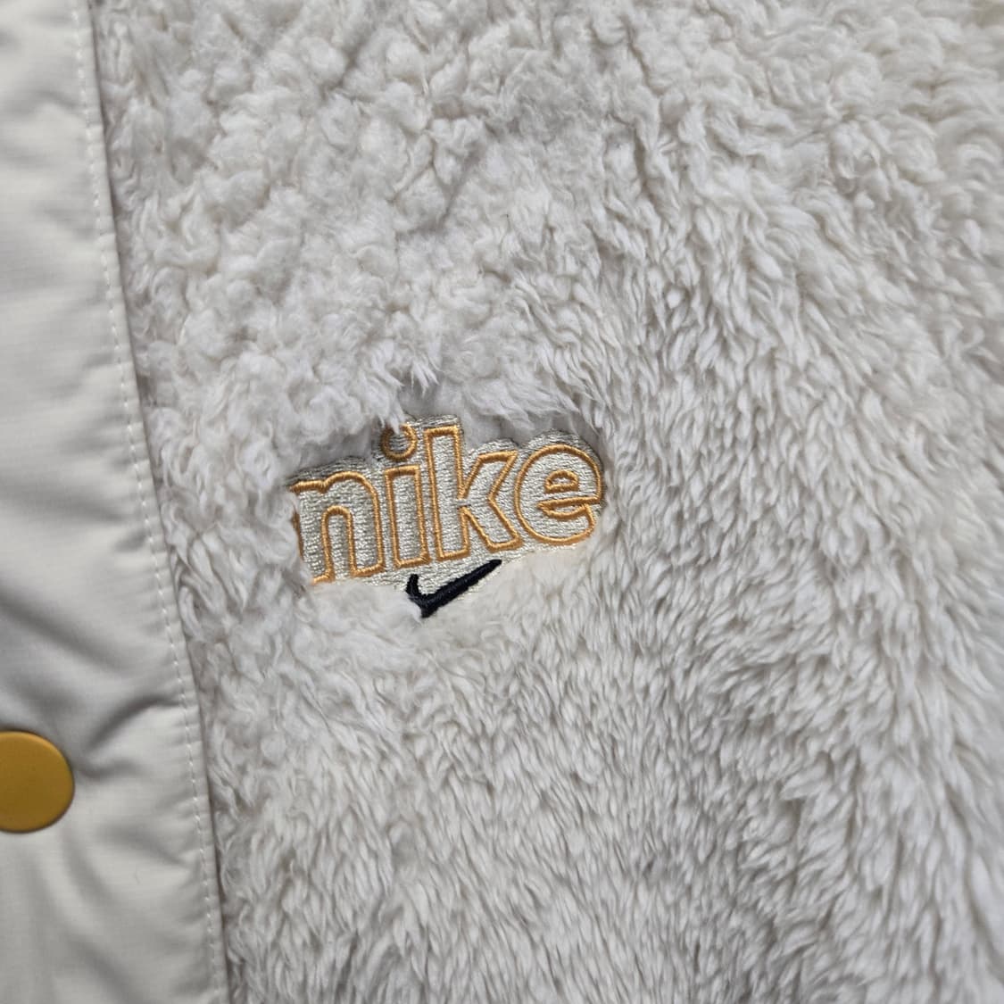 나이키 아이보리 뽀글이 플리스 자켓  상품이미지4