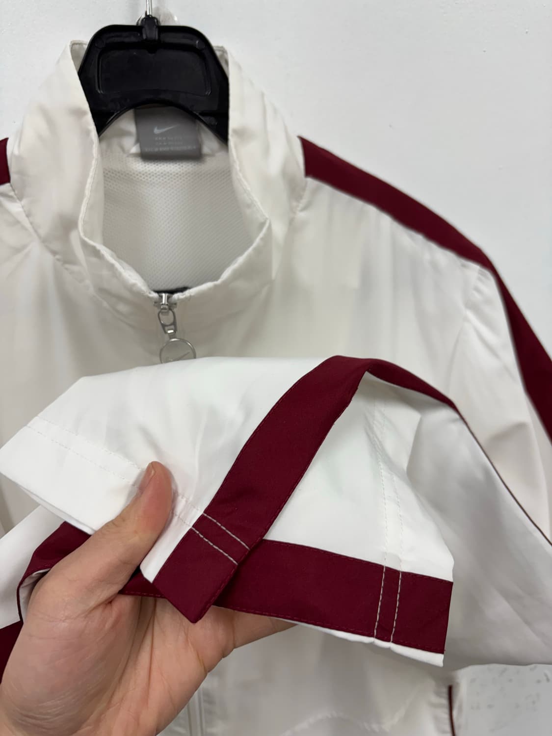 나이키 우먼 바람막이 상품이미지3