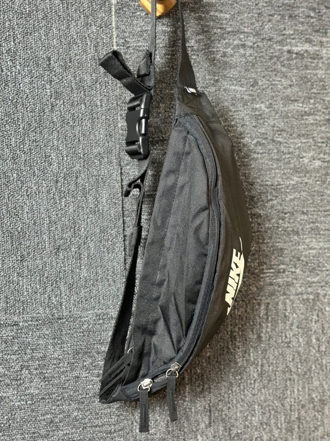 나이키 블랙 힙색 상품이미지3