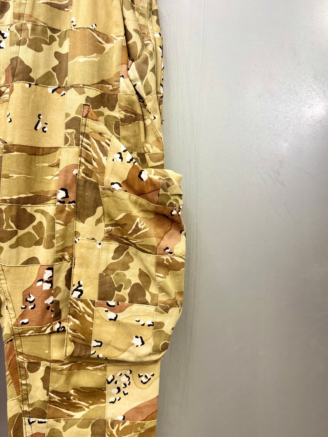 Vivienne Westwood 멀티페이시드 카모 패치워크 카고 팬츠 상품이미지3