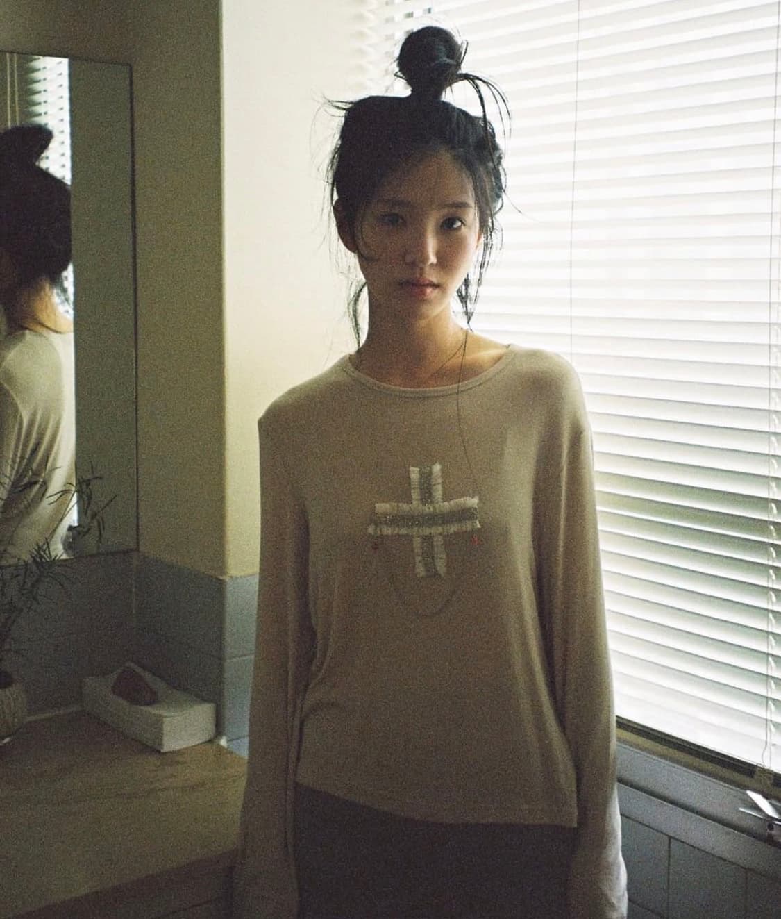 샵페어리 cross trimming long top [navy] 상품이미지2