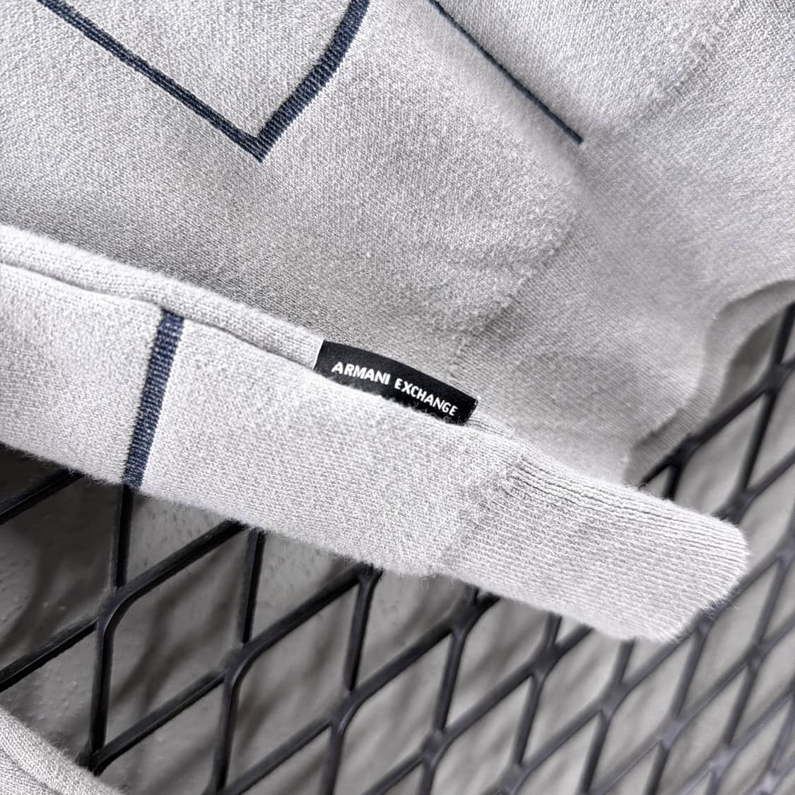 A/X 아르마니 익스체인지 미니멀 패턴 니트 지그재그 디테일 그레이 상품이미지6