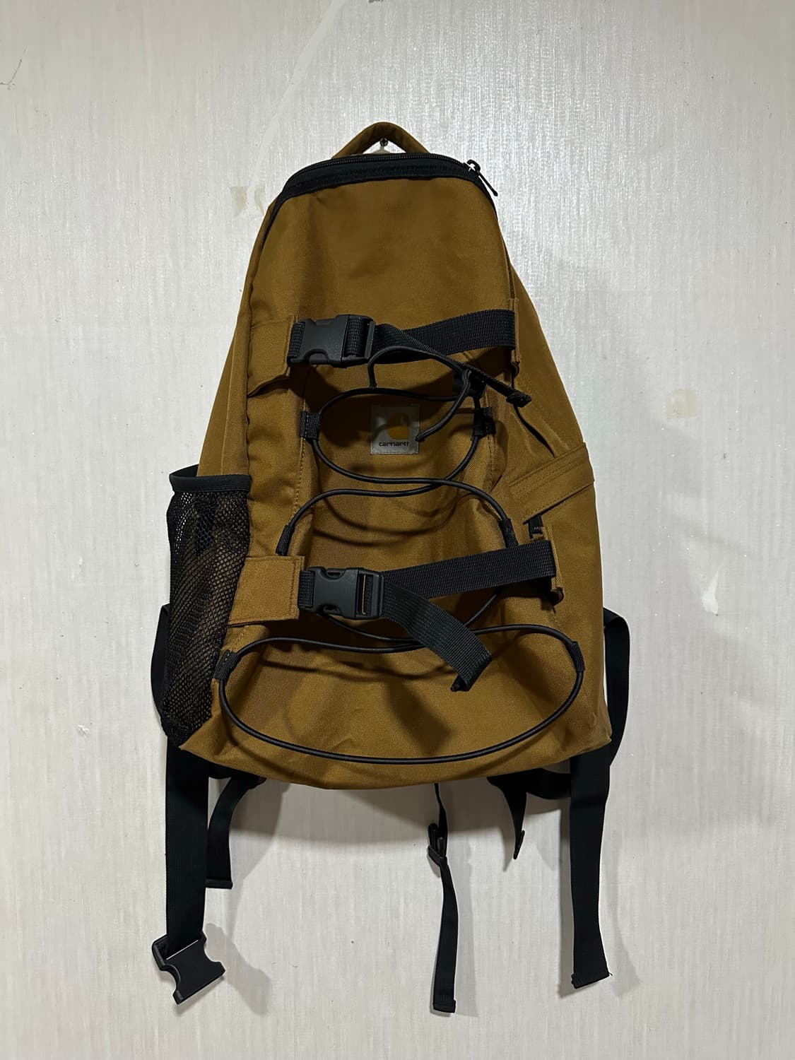칼하트 킥플립 백팩 카멜/브라운 상품이미지1