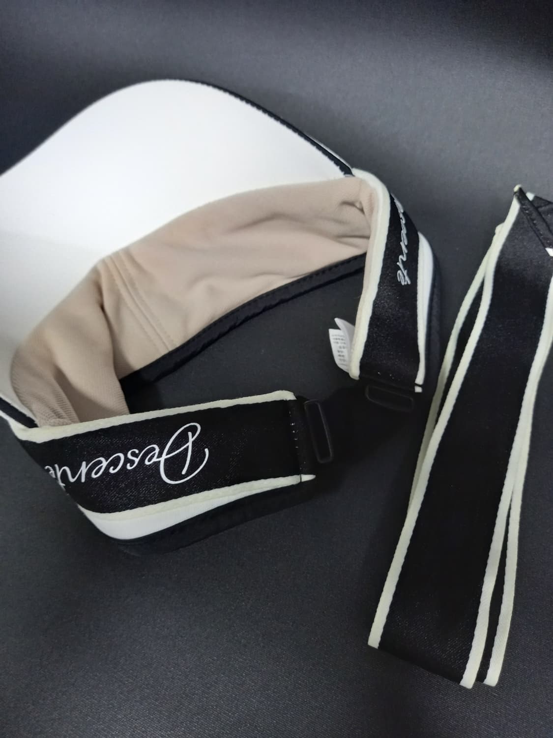 데상트 골프 여성 썬캡 테일 상품이미지4