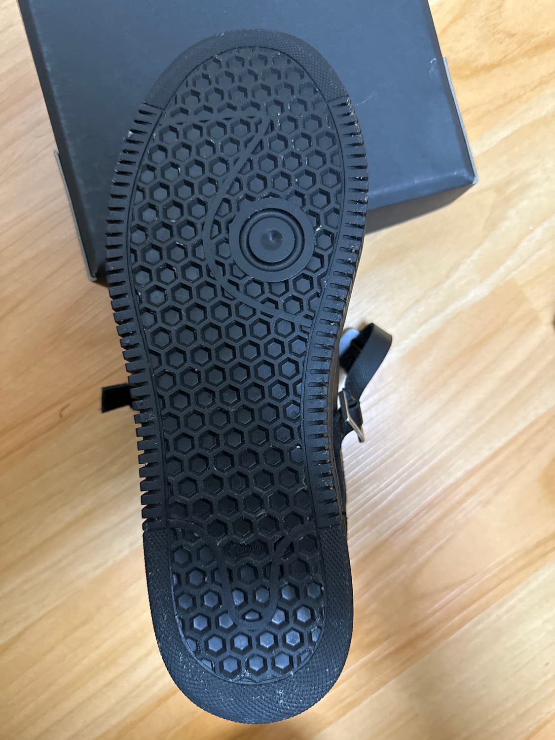 1017 ALYX 9SM 버클 스니커즈 블랙 42 사이즈 (270) 상품이미지7