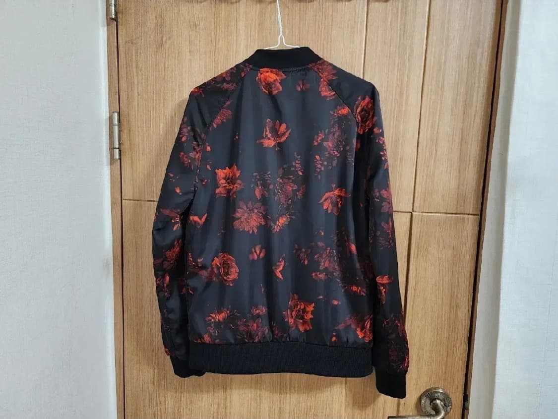 (XS)H&M 플라워 프린팅 양면 블루종 점퍼 상품이미지3