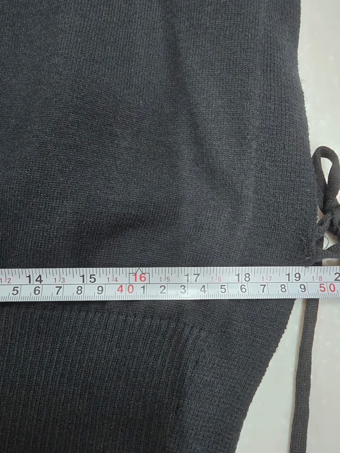 르피타  블랙 브이넥 니트 조끼 상품이미지9