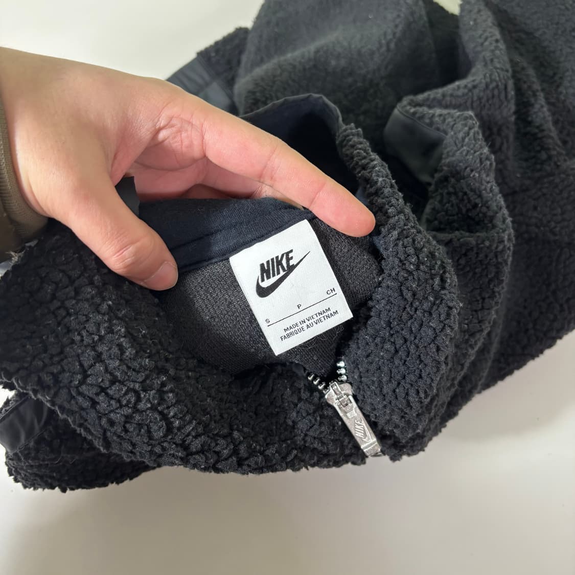 키즈 140 나이키 블랙 배색 후리스 후드티 상품이미지3