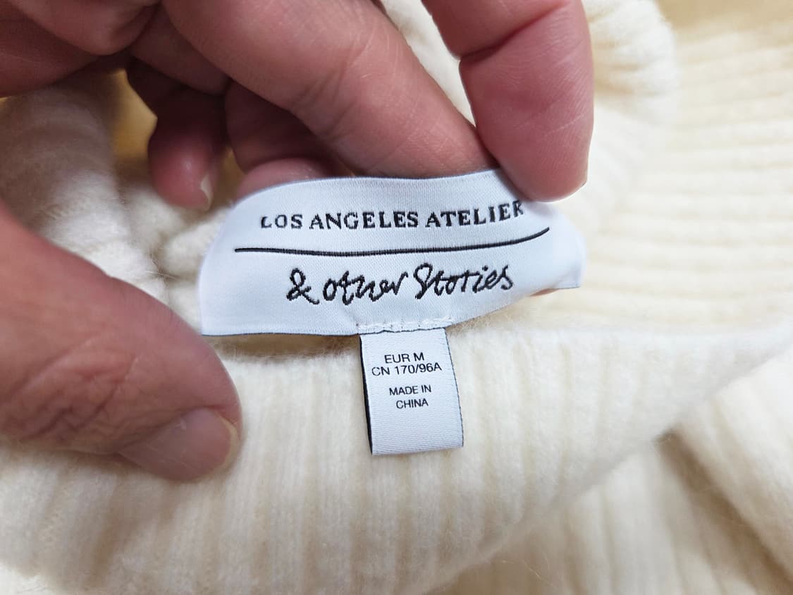 앤아더스토리즈(& Other Stories) 오버사이즈 터틀넥 니트원피스 상품이미지7